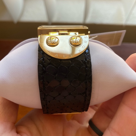 Michael Kors watch - Picture 4 of 5